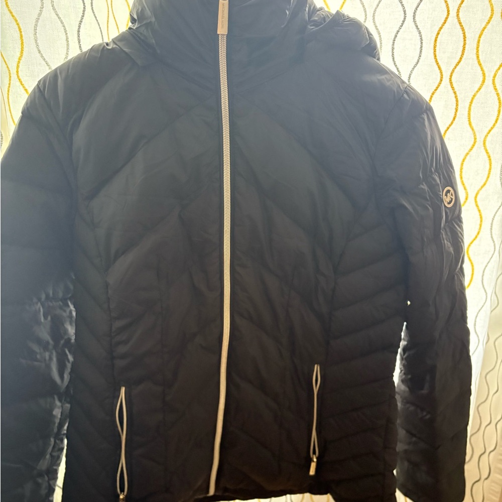 Women's Black Micheal Kors puffer jacket